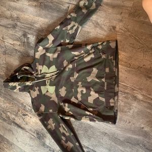 Under Armour Sweatshirt